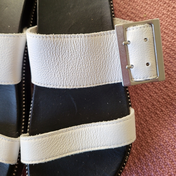 Sorel White Black Roaming Two Strap Slide Sandals Women's Size 7 - Picture 9 of 12